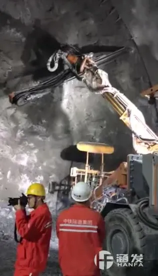 Top China Manufacturing Underground Jumbo Drill Rig with Diamond Bit 